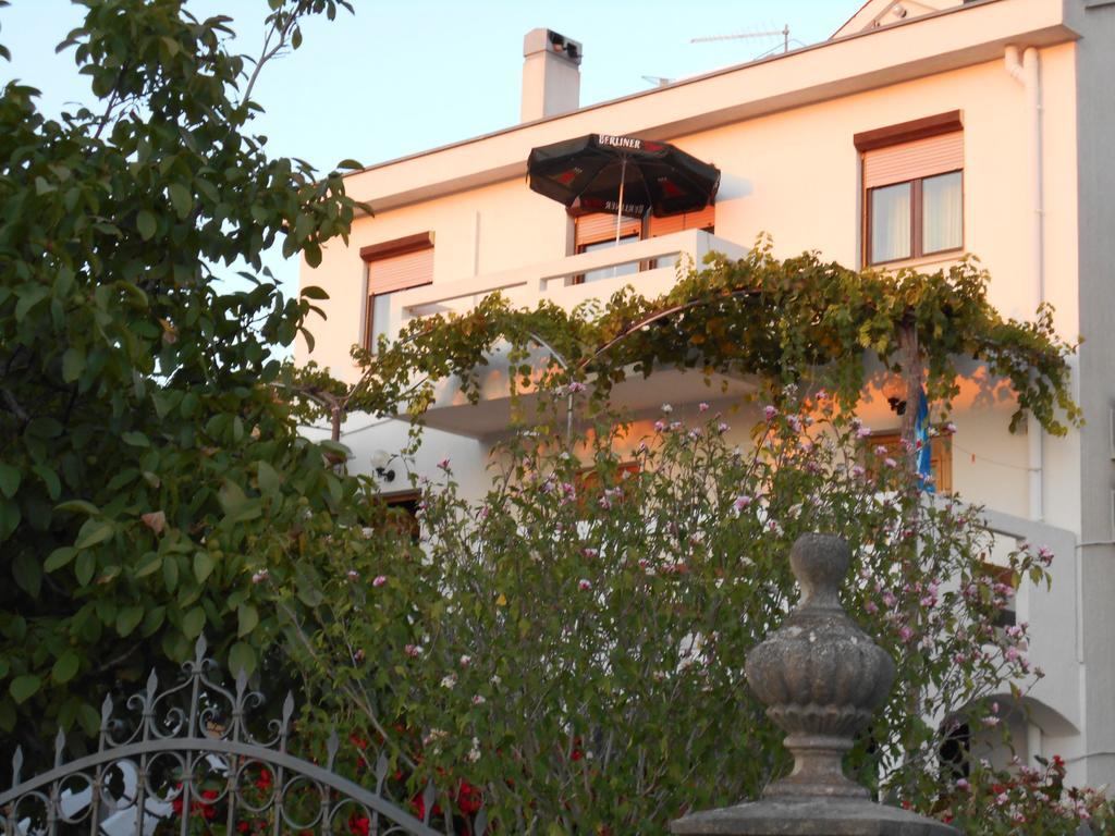 Apartments U Kapetana Punat Eksteriør bilde